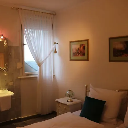 & Restaurant Bei Der Post Pensionat